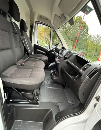 Peugeot Boxer L3H2 2.2 BlueHDi (140 PS) Premium – Bild 3