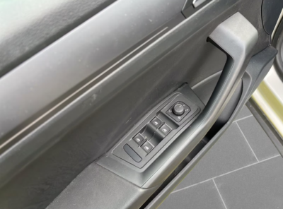 Volkswagen T-Roc Convertible R-Line 1.5 TSI (150 HP) - Image 14